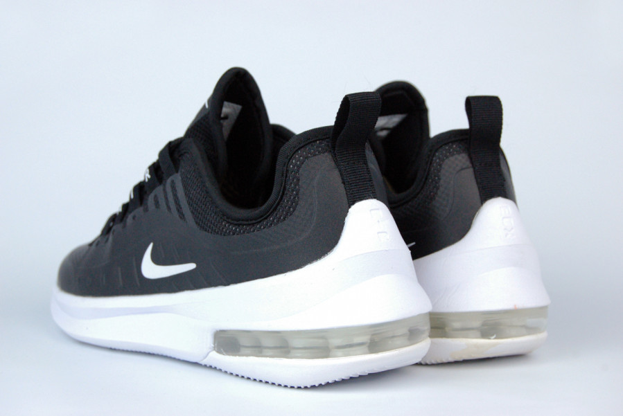 кроссовки Nike Air Max Axis Wmns Black / White