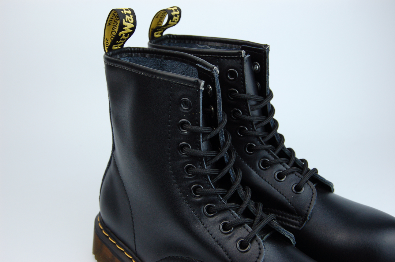 Dr. Martens Black