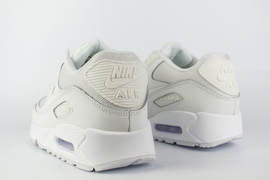 кроссовки Nike Air Max 90 Triple White