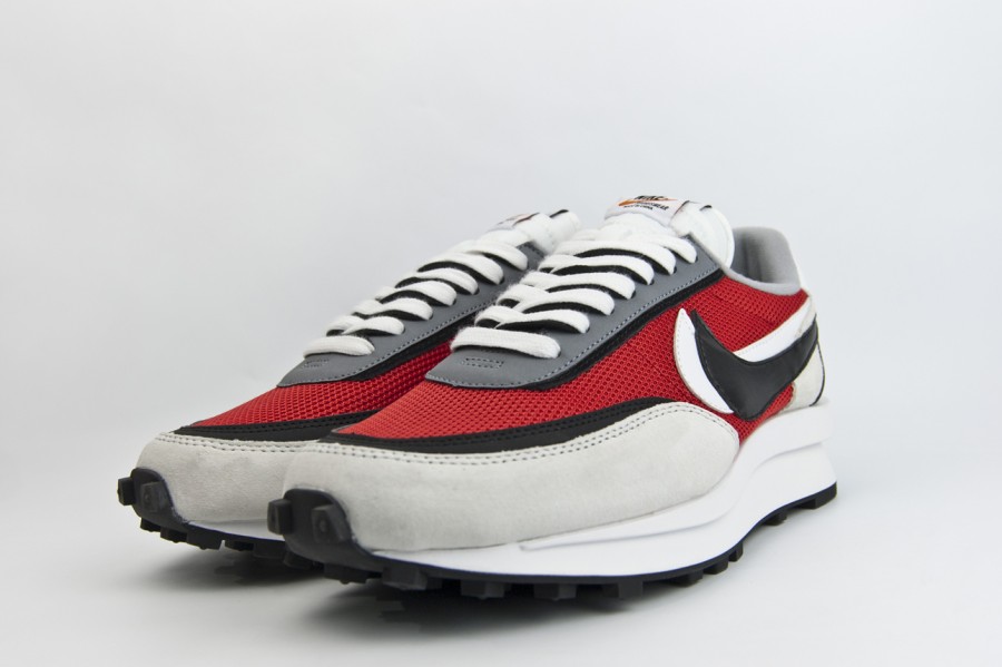 Кроссовки Nike Waffle Daybreak x SACAI Grey / Red