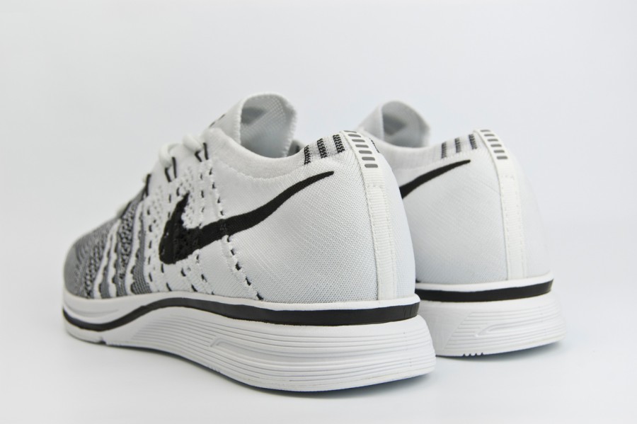 Кроссовки Nike Flyknit Racer White / Black
