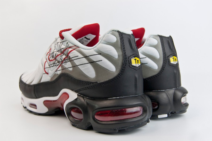 кроссовки Nike Air Max Plus Tn Script Swoosh White / Black