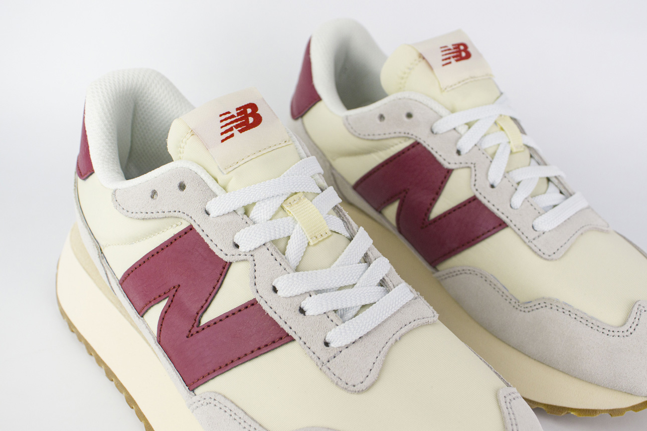 New Balance 237 Wmns Cream / Burgundy