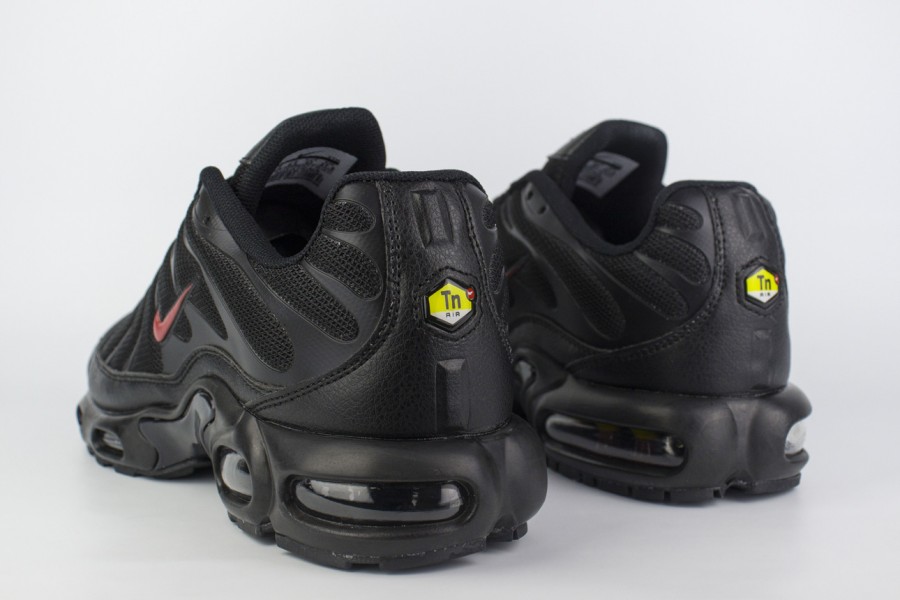 кроссовки Nike Air Max Plus Tn Black / Red Swoosh