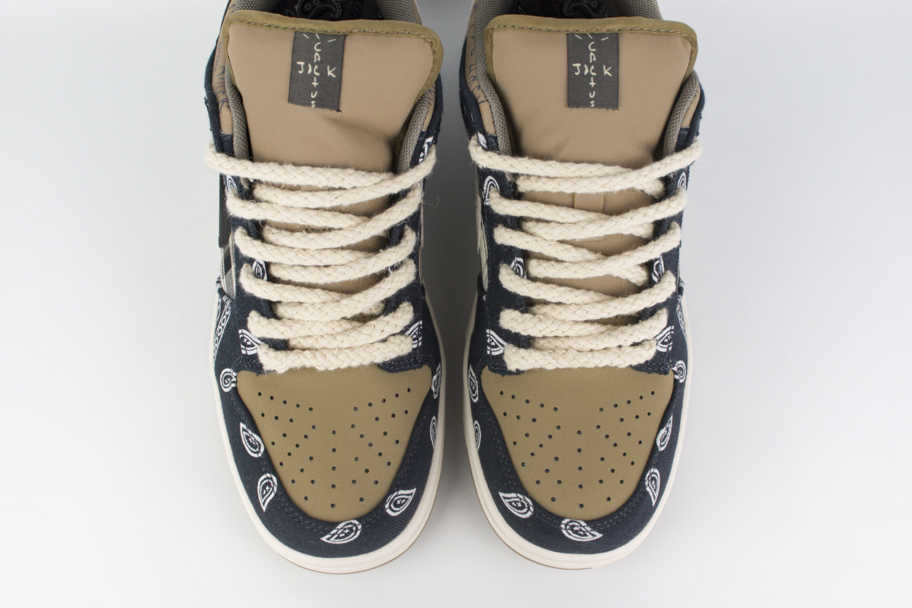 Nike Dunk Low SB x Travis Scott