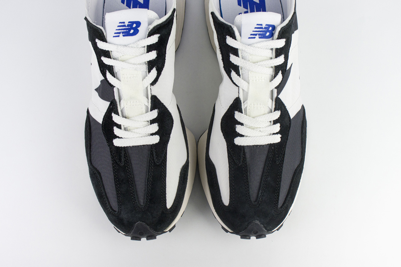 New Balance 327 Black / White
