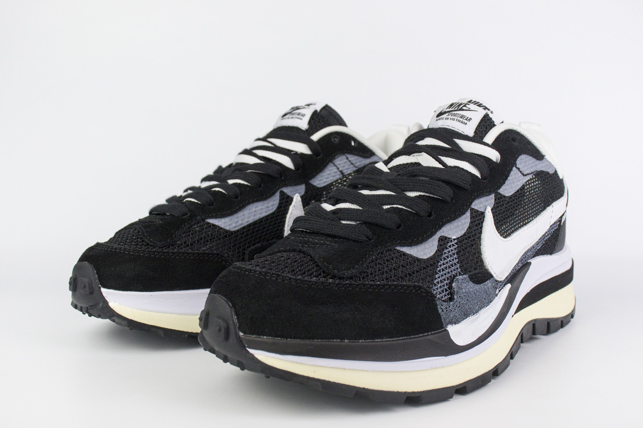 Nike Vapor Waffle x Sacai Black / White