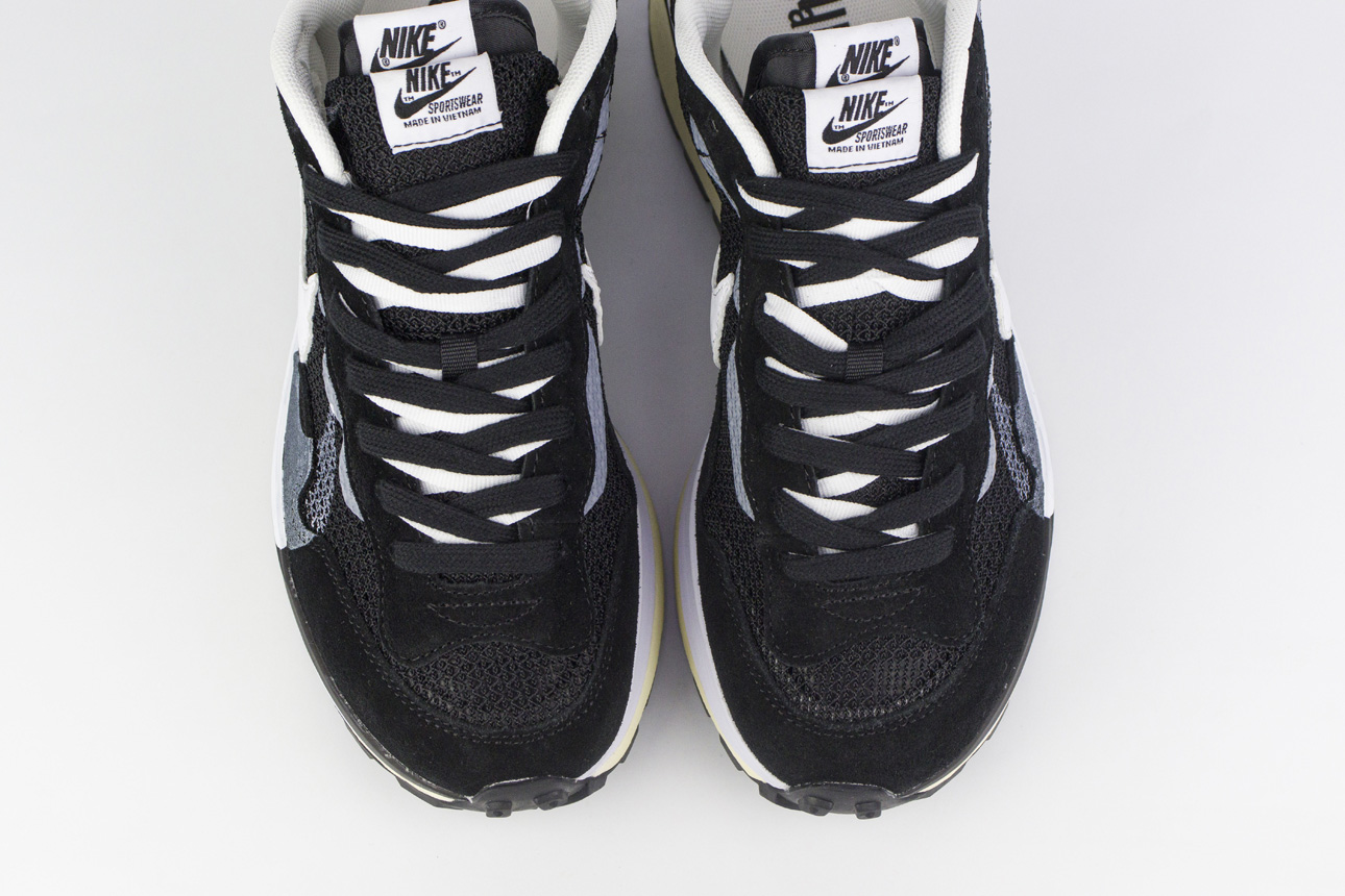 Nike Vapor Waffle x Sacai Black / White