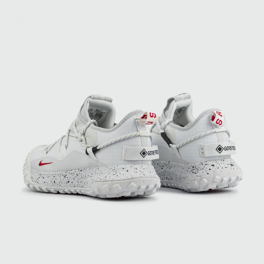 кроссовки Nike ACG Mountain Fly Low Gtx White / Red