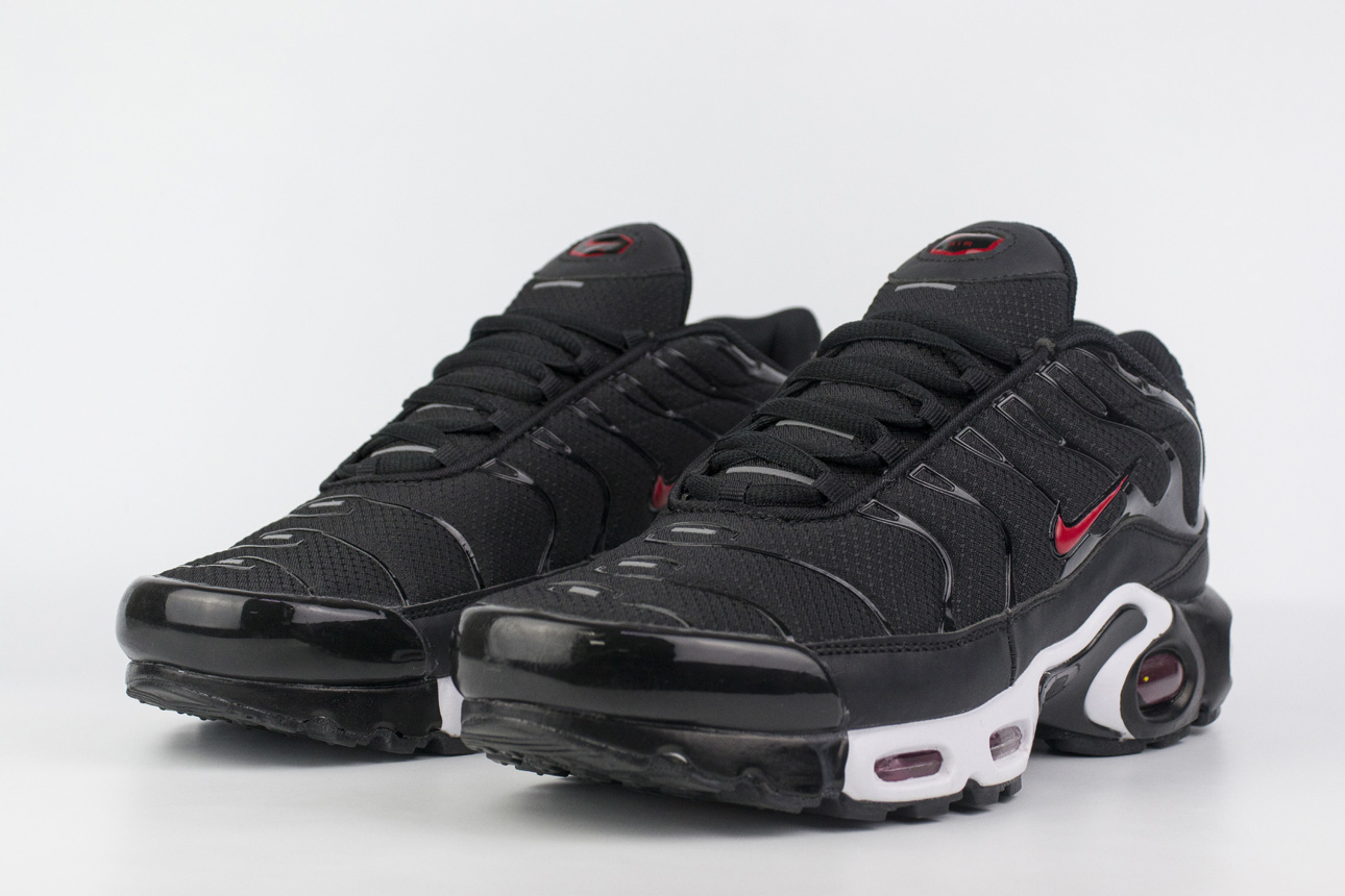 Nike Air Max Plus Tn Black / Red Swoosh new