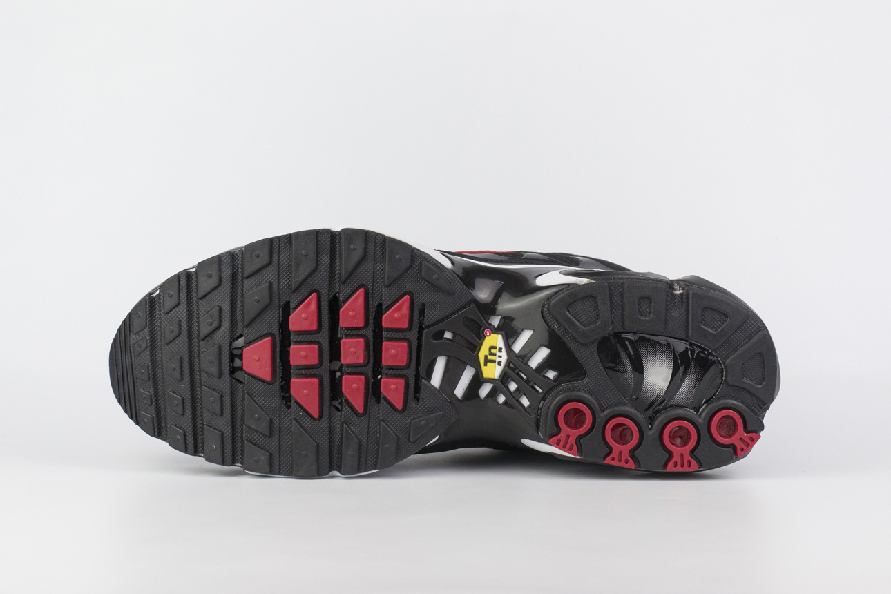 Nike Air Max Plus Tn Black / Red Swoosh new
