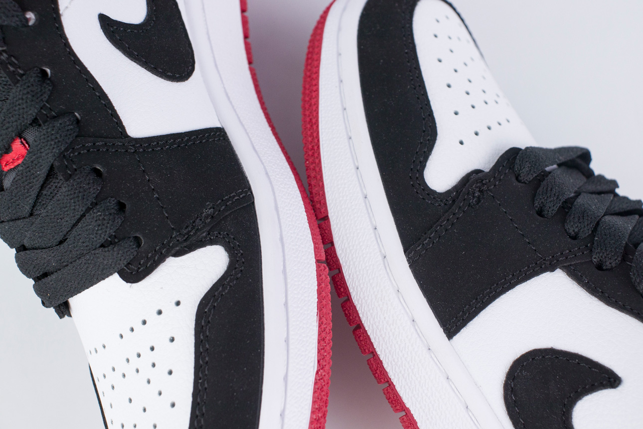 Nike Air Jordan 1 Low Black Toe