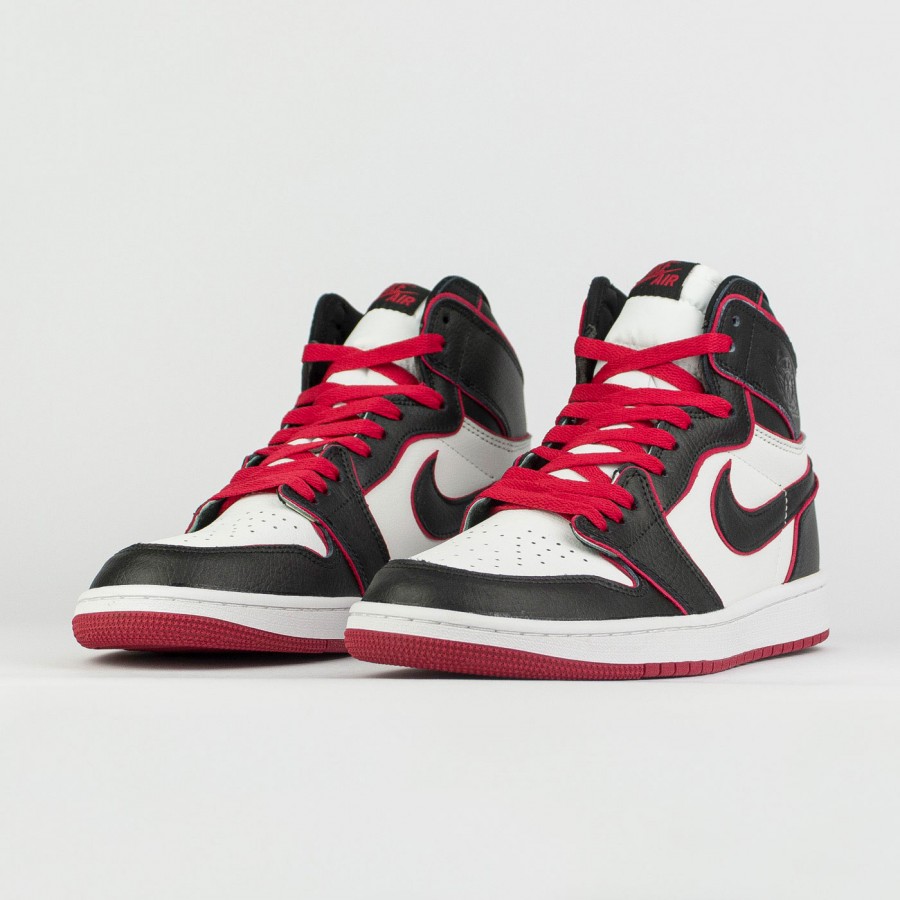 кроссовки Nike Air Jordan 1 Bloodline