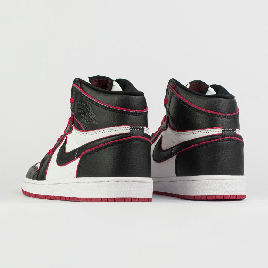 кроссовки Nike Air Jordan 1 Bloodline