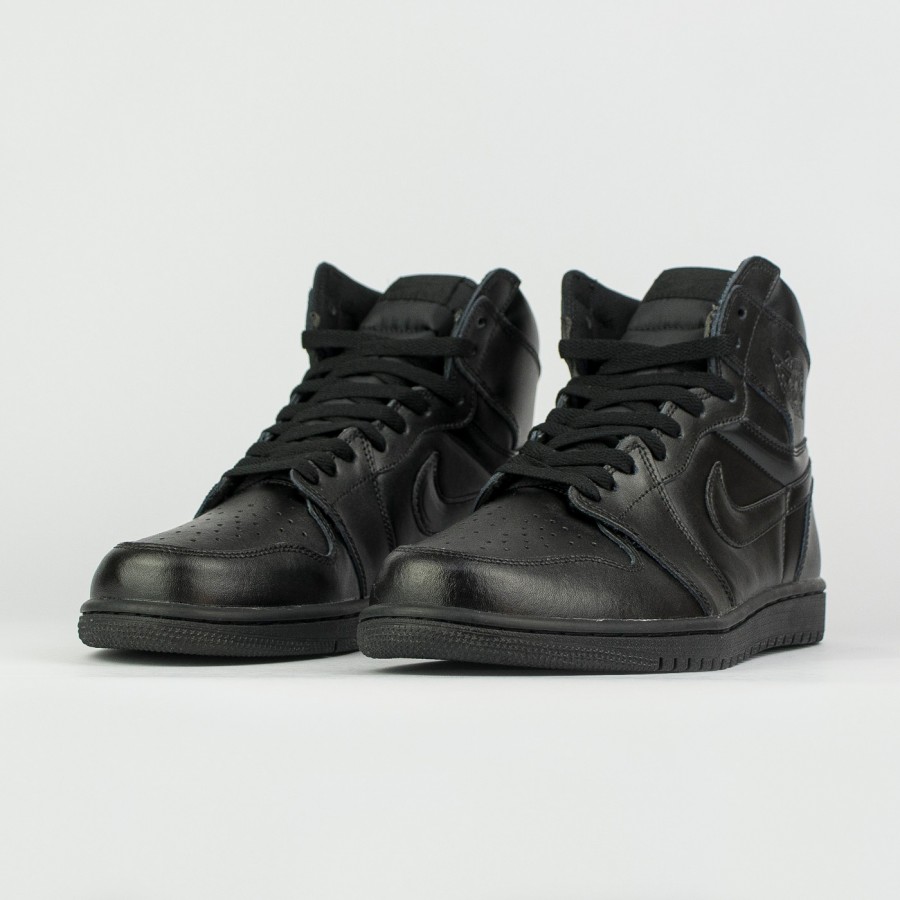 кроссовки Nike Air Jordan 1 Triple Black