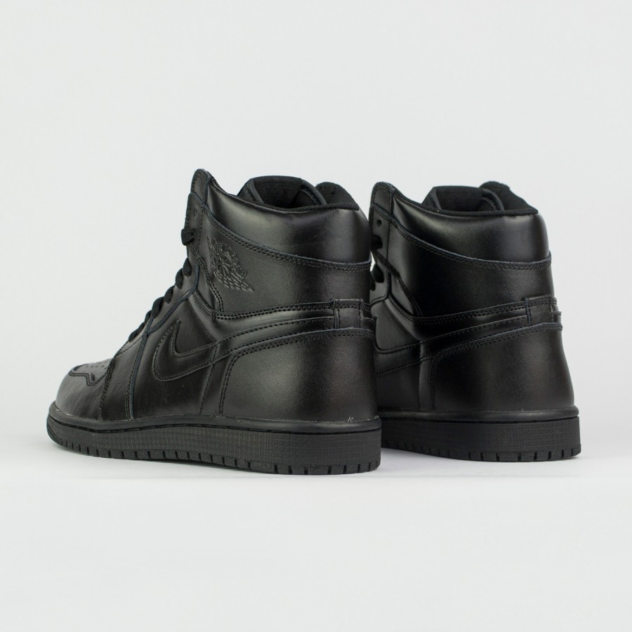 кроссовки Nike Air Jordan 1 Triple Black
