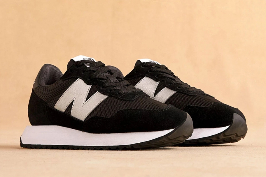 New Balance 237