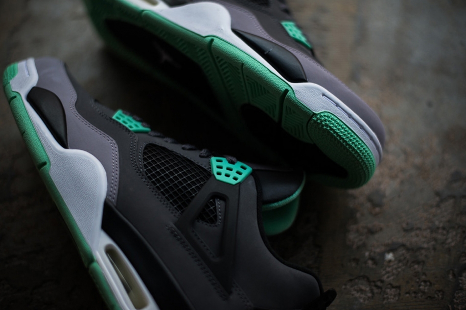 Air Jordan 4 Retro Green Glow